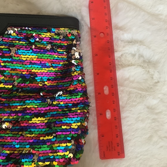 Victoria Secret pouch - Picture 4 of 4